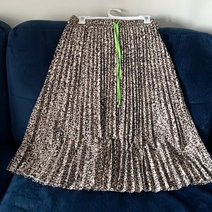 Leopard print skirt